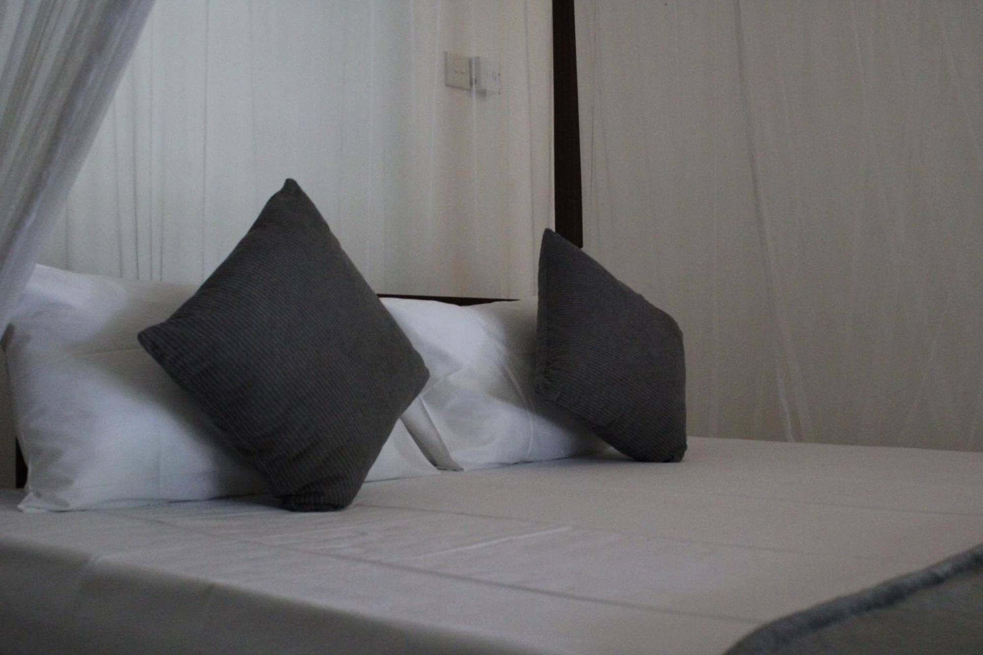 Sun And Surf Rest Hotell Ahangama Eksteriør bilde