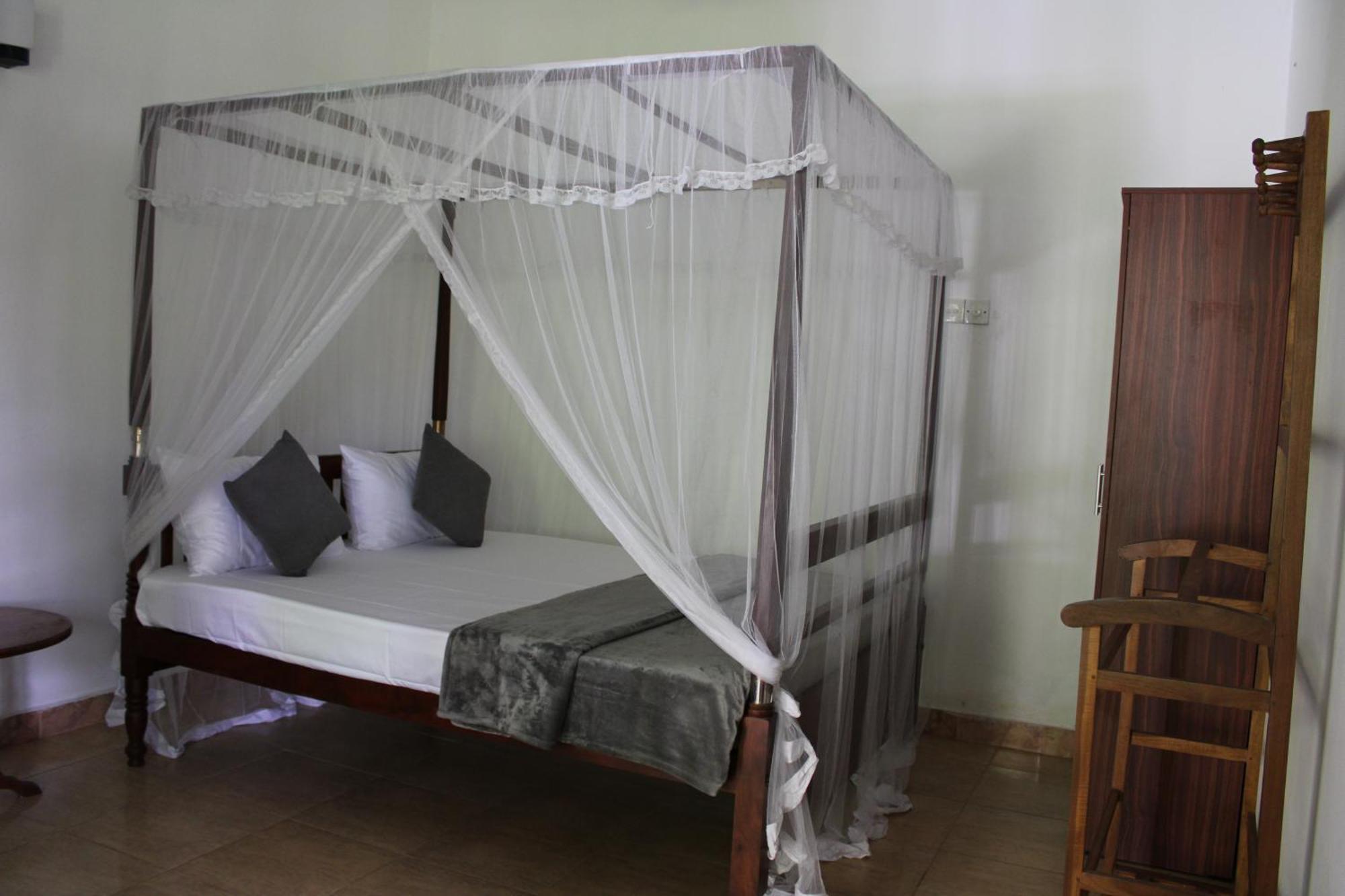 Sun And Surf Rest Hotell Ahangama Eksteriør bilde