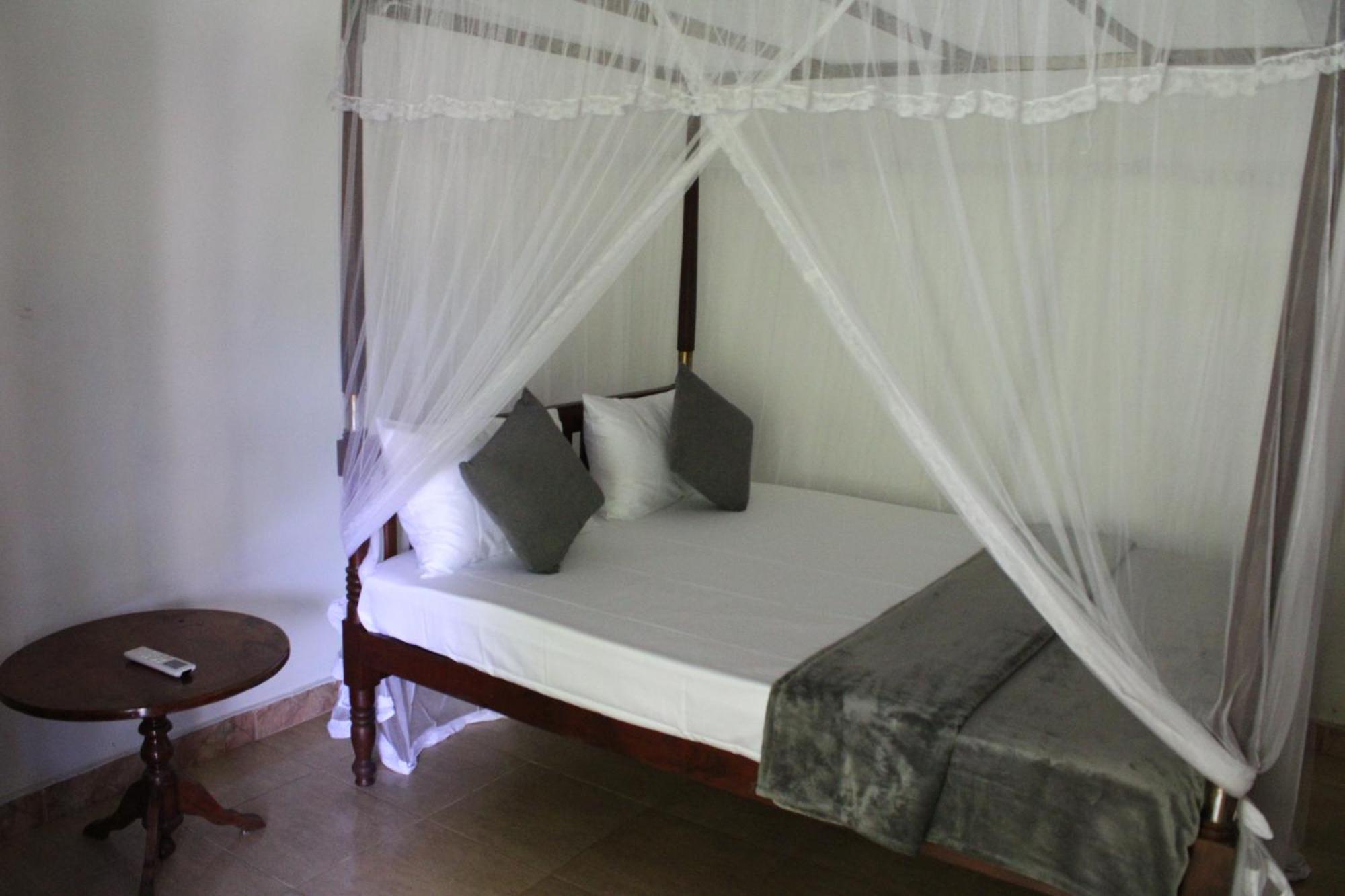 Sun And Surf Rest Hotell Ahangama Eksteriør bilde