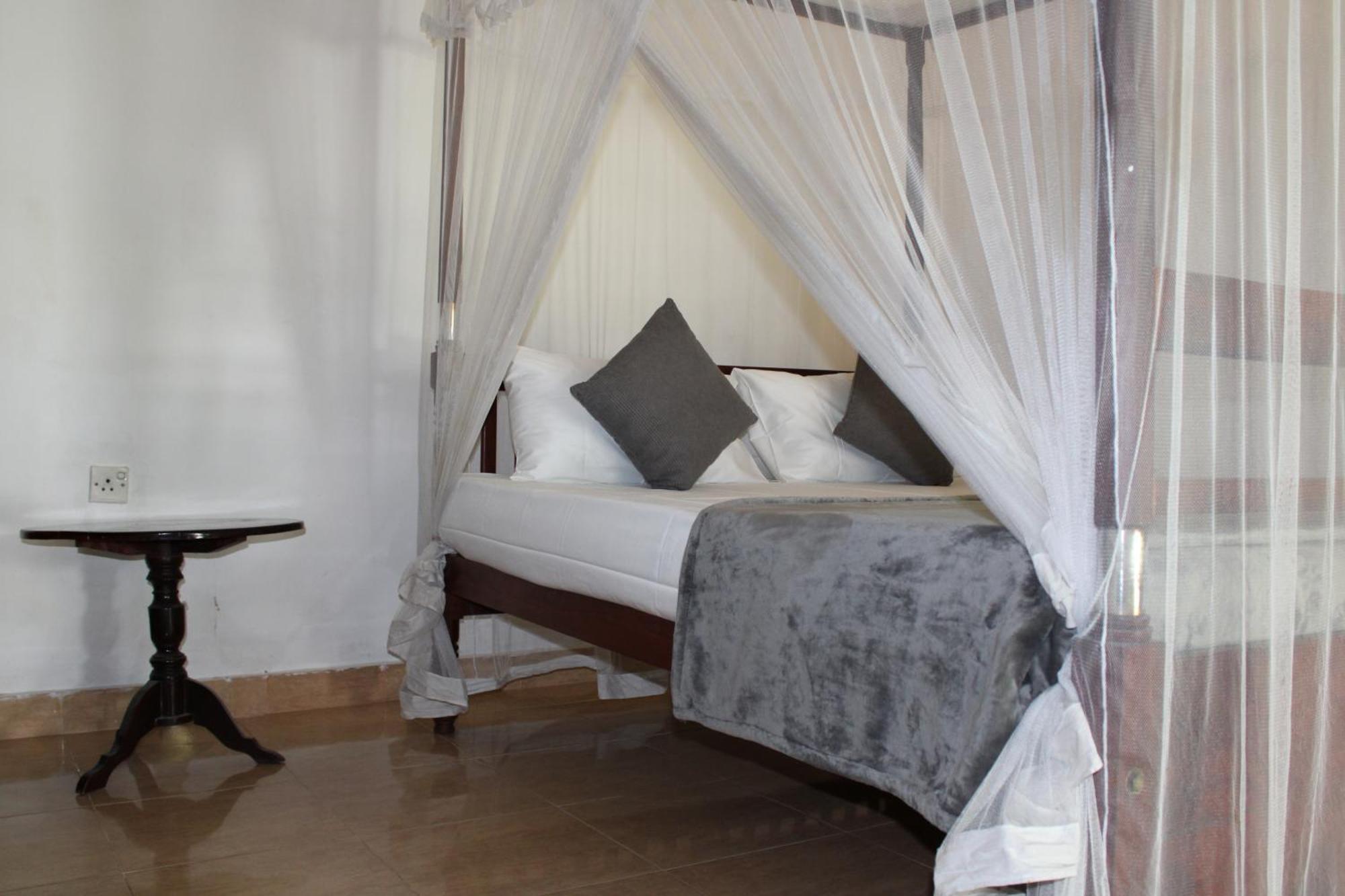 Sun And Surf Rest Hotell Ahangama Eksteriør bilde