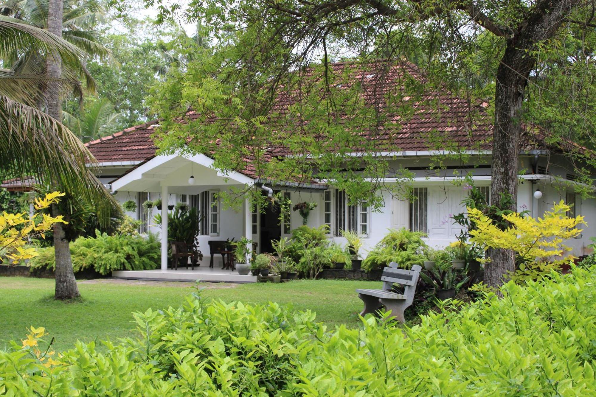 Sun And Surf Rest Hotell Ahangama Eksteriør bilde
