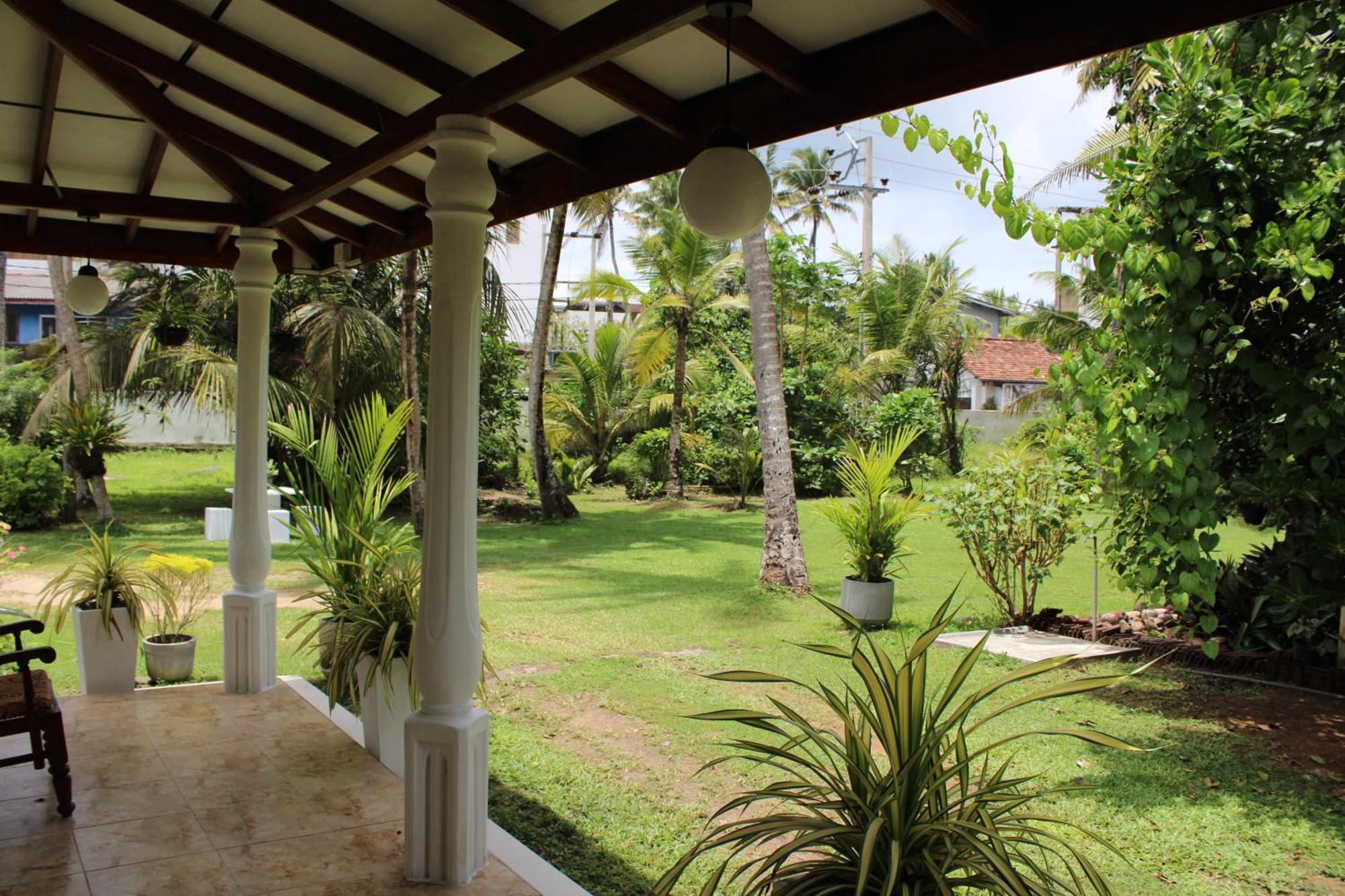 Sun And Surf Rest Hotell Ahangama Eksteriør bilde