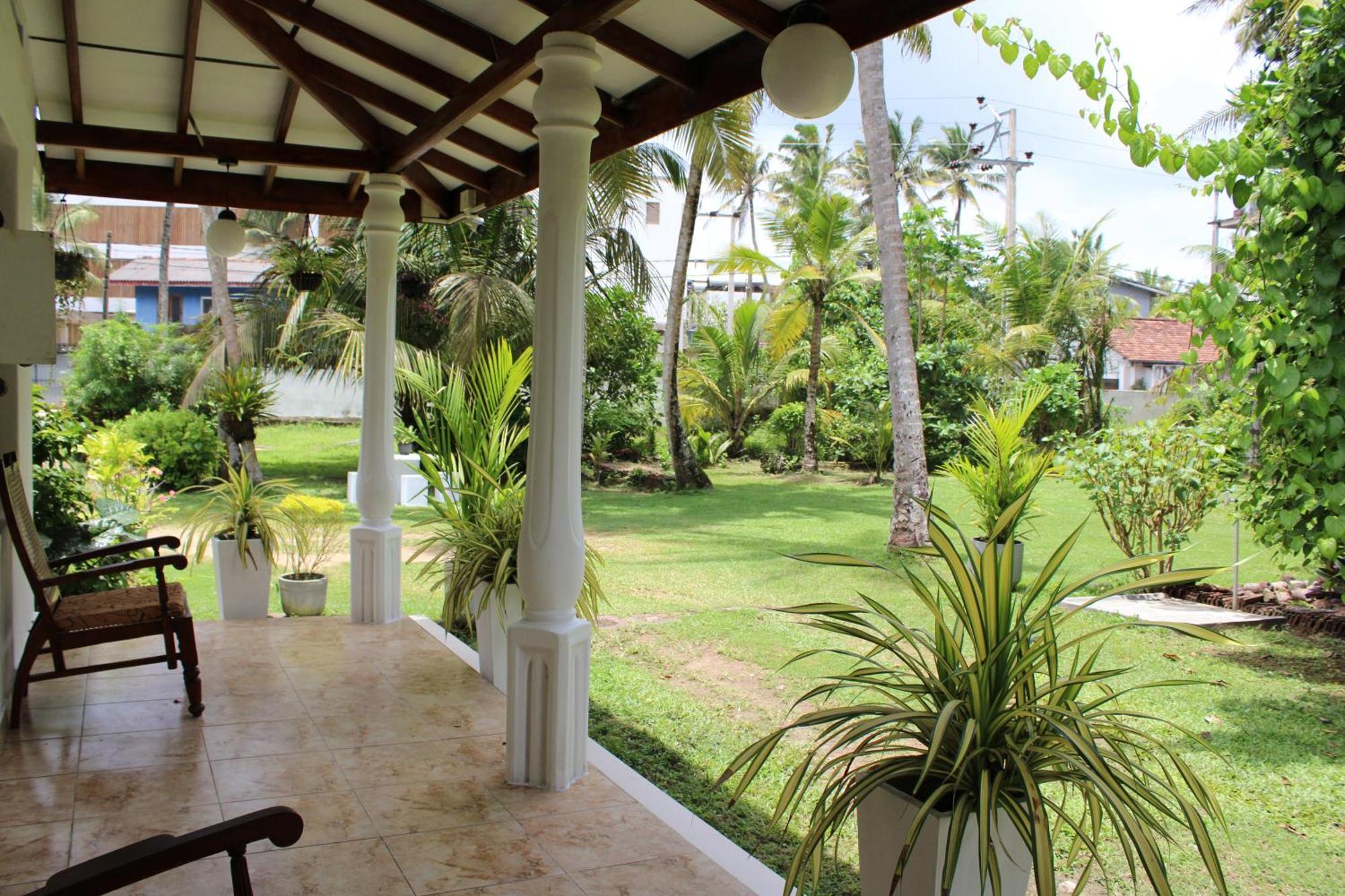 Sun And Surf Rest Hotell Ahangama Eksteriør bilde