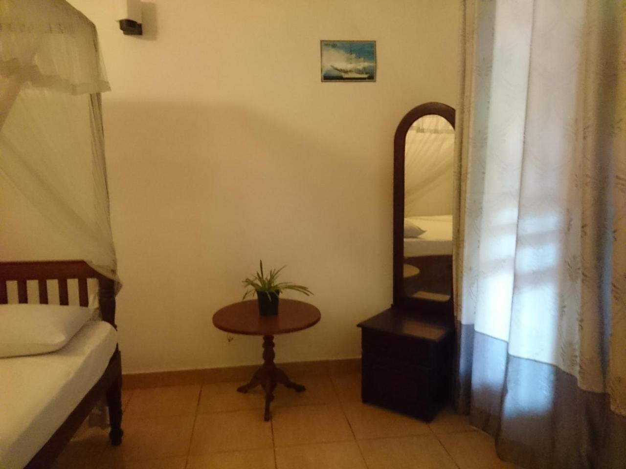 Sun And Surf Rest Hotell Ahangama Eksteriør bilde