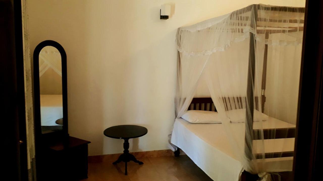 Sun And Surf Rest Hotell Ahangama Eksteriør bilde