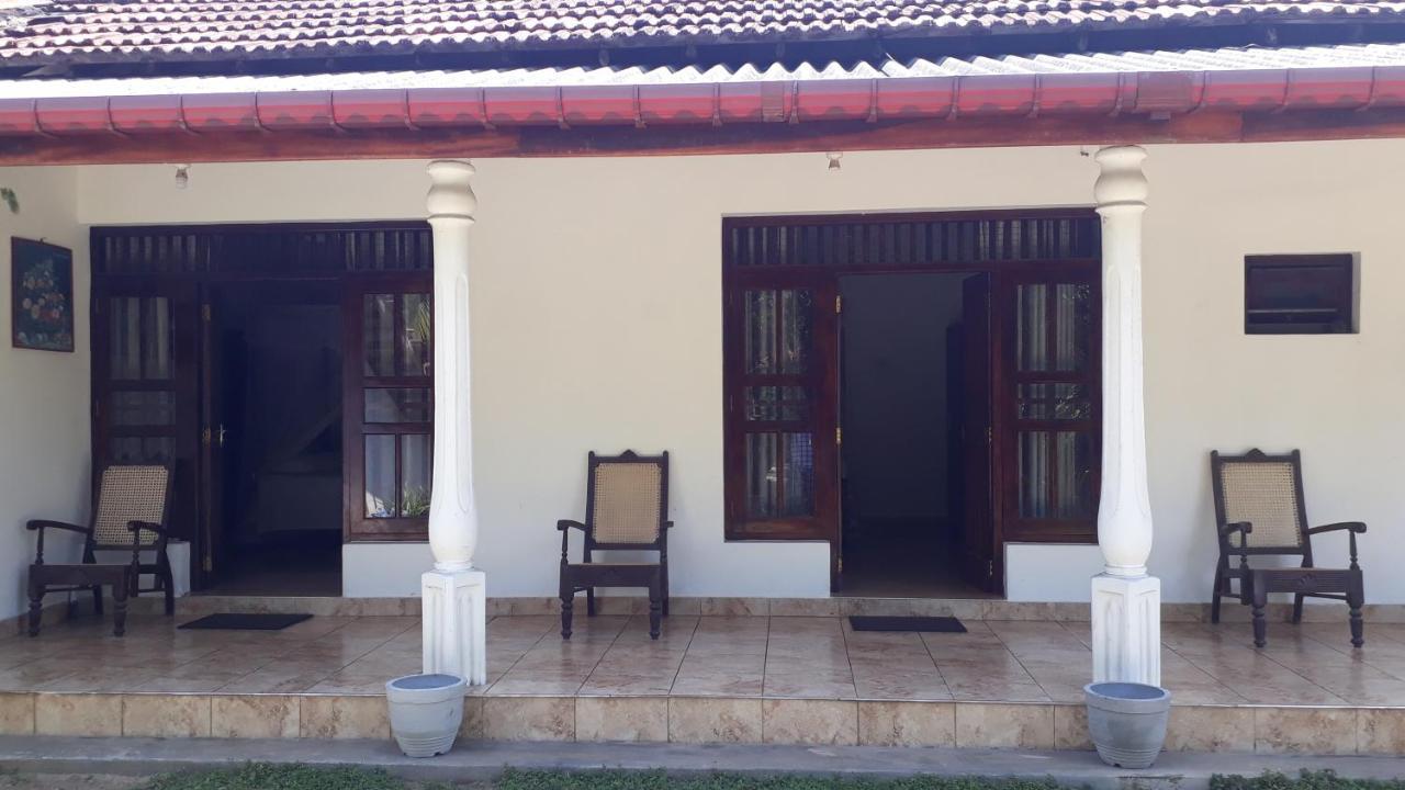 Sun And Surf Rest Hotell Ahangama Eksteriør bilde
